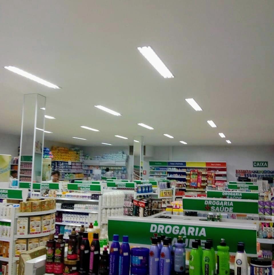 Instalação de iluminação comercial em loja